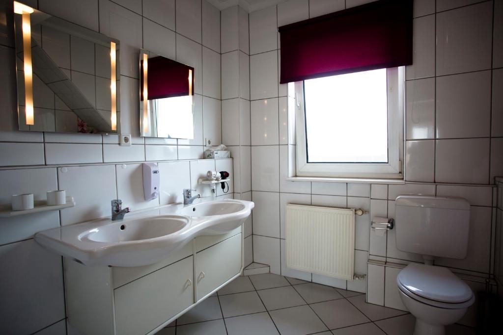 Apartments Hotel Petersburg Dusseldorf Room photo